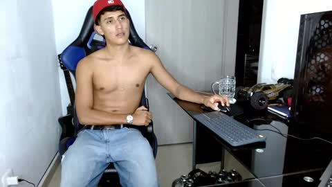 Snapshot of juan_da01 chatting on March 12, 2025, 7:57 am JuanDa online show from March 12, 2025, 7:57 am