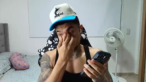 Snapshot of juan_gomez_1 chatting on January 10, 2026, 12:01 am juan_gomez_1 online show from January 10, 2026, 12:01 am