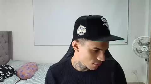 Snapshot of juan_gomez_1 chatting on January 15, 2026, 9:25 am juan_gomez_1 online show from January 15, 2026, 9:25 am