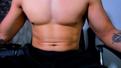 juan_jsmith online show from May 1, 2026, 1:26 pm