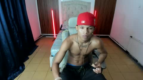 Snapshot of juan_mhata chatting on June 15, 2026, 12:35 am Juan Mhata online show from June 15, 2026, 12:35 am