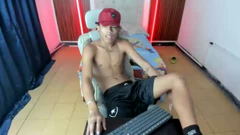 Snapshot of juan_mhata chatting on June 19, 2026, 1:21 am Juan Mhata online show from June 19, 2026, 1:21 am