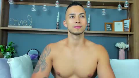 Snapshot of juan_muscle chatting on January 30, 2025, 3:44 am juan_muscle online show from January 30, 2025, 3:44 am