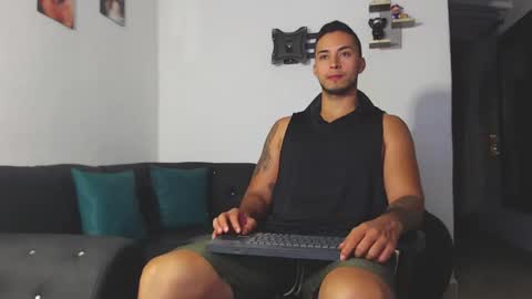 Snapshot of juan_muscle chatting on March 12, 2025, 1:47 am juan_muscle online show from March 12, 2025, 1:47 am