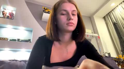 Lola online show from November 8, 2025, 4:07 pm