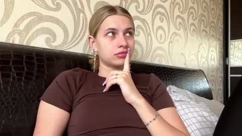 Lola online show from June 16, 2026, 6:05 am