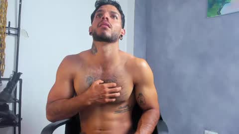 Snapshot of juanbladde chatting on May 8, 2026, 12:27 am Juan Esteban online show from May 8, 2026, 12:27 am