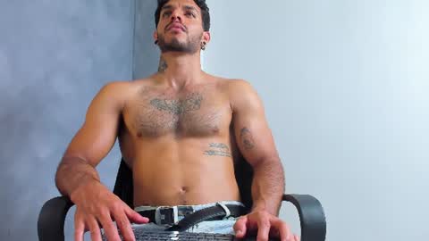 Juan Esteban online show from July 28, 2026, 3:21 pm