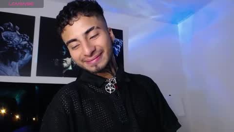 juancamilo66_ online show from February 10, 2025, 4:08 am