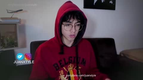 Snapshot of juancamroom chatting on September 10, 2025, 3:17 am . online show from September 10, 2025, 3:17 am