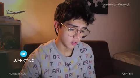 . online show from December 22, 2025, 7:55 pm