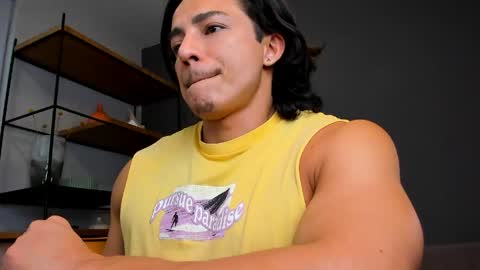 Snapshot of juandres007 chatting on May 3, 2026, 2:39 am JUANDRES online show from May 3, 2026, 2:39 am