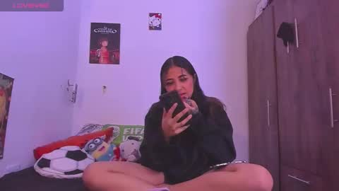 juanftmaria2 online show from November 28, 2025, 7:27 pm