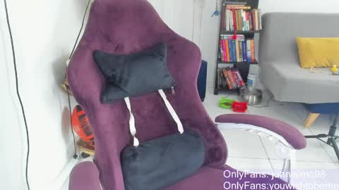 Snapshot of juanisimo_ chatting on May 4, 2026, 2:02 pm JUANISIMO online show from May 4, 2026, 2:02 pm