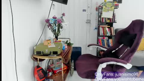 Snapshot of juanisimo_ chatting on May 5, 2026, 2:25 pm JUANISIMO online show from May 5, 2026, 2:25 pm