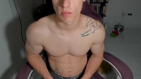 Snapshot of juanisimo_ chatting on July 6, 2026, 2:41 am JUANISIMO online show from July 6, 2026, 2:41 am