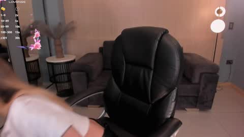 Snapshot of juanitaclay chatting on March 7, 2025, 12:12 pm Juanita Clay online show from March 7, 2025, 12:12 pm