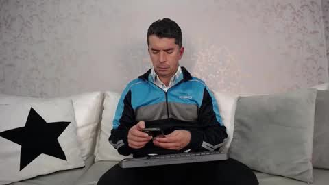 Juan k online show from November 4, 2025, 1:43 pm