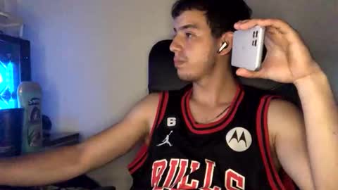 juannvalencia11 online show from April 21, 2026, 4:19 am