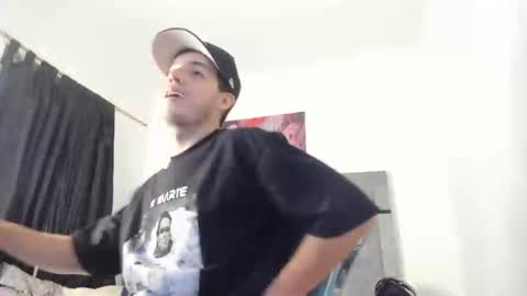 juannvalencia11 online show from April 22, 2026, 8:21 pm