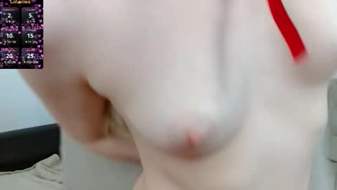 Snapshot of juicegirl340 chatting on December 4, 2025, 9:18 am Lola fav pattern 357595250 online show from December 4, 2025, 9:18 am