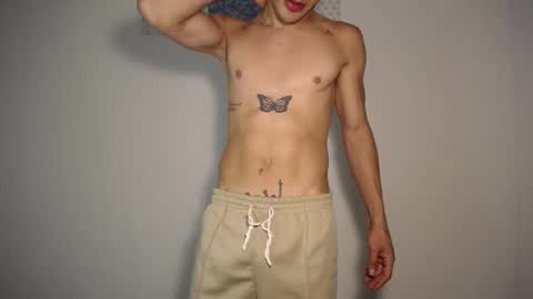 Snapshot of juicy_boy22 chatting on December 7, 2024, 12:52 am Miguel online show from December 7, 2024, 12:52 am