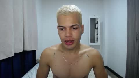 Snapshot of juicy_boy22 chatting on December 17, 2025, 12:05 am Miguel online show from December 17, 2025, 12:05 am