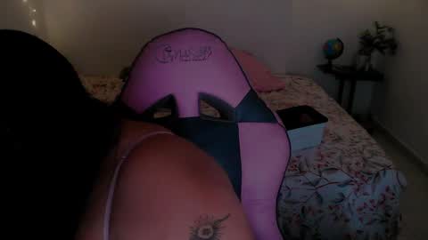 EleN online show from September 19, 2025, 3:41 am