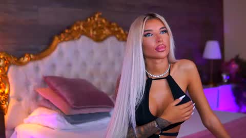 Snapshot of juicy_jessye chatting on July 6, 2026, 7:49 pm Jessye online show from July 6, 2026, 7:49 pm