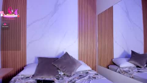 Juicy online show from September 15, 2025, 11:10 am