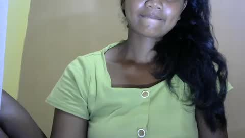 Snapshot of juicy_pretty chatting on February 12, 2025, 5:37 pm stellah online show from February 12, 2025, 5:37 pm