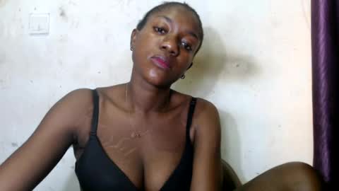 Snapshot of juicyberryx chatting on July 15, 2026, 12:32 pm queen online show from July 15, 2026, 12:32 pm