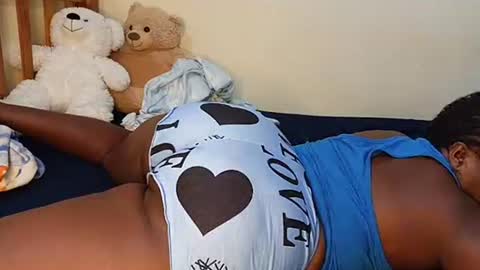 Snapshot of juicybooty_001 chatting on March 20, 2026, 2:38 am Sweetass online show from March 20, 2026, 2:38 am