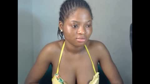 juicynpinkx online show from April 30, 2026, 8:09 am
