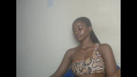 juicypiexx online show from February 6, 2025, 8:34 pm