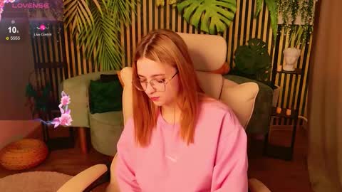 Snapshot of juicypussyclub chatting on November 30, 2025, 8:18 am Ameli Stella Vi Evie Jessica online show from November 30, 2025, 8:18 am