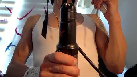 juicystraw online show from October 29, 2025, 12:51 pm