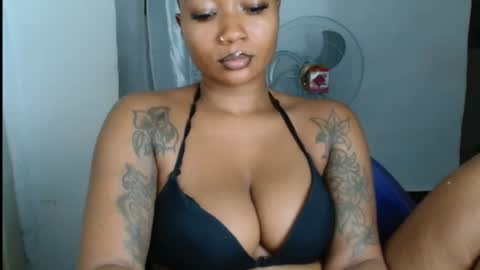 juicyxpink online show from June 30, 2026, 11:28 pm