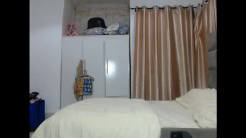 juicyxxxboobs online show from February 17, 2026, 9:43 pm