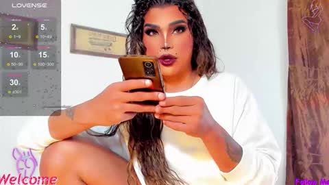 Jujubee online show from November 12, 2025, 3:34 pm