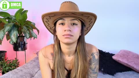 Snapshot of jules_n_gia chatting on May 6, 2026, 4:45 pm Jules and Gia online show from May 6, 2026, 4:45 pm