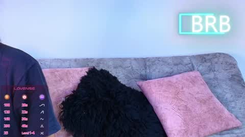 Snapshot of jules_n_gia chatting on May 30, 2026, 9:17 am Jules and Gia online show from May 30, 2026, 9:17 am