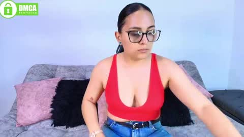 Snapshot of jules_n_gia chatting on May 31, 2026, 5:31 pm Jules and Gia online show from May 31, 2026, 5:31 pm