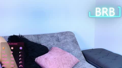 Snapshot of jules_n_gia chatting on June 1, 2026, 9:33 am Jules and Gia online show from June 1, 2026, 9:33 am