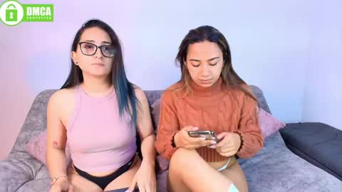 Snapshot of jules_n_gia chatting on June 7, 2026, 6:22 pm Jules and Gia online show from June 7, 2026, 6:22 pm