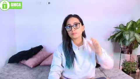 Jules and Gia online show from July 1, 2026, 9:44 am