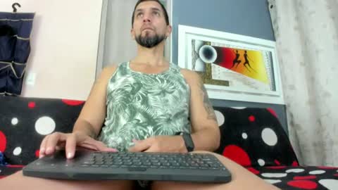 juleslake2 online show from June 26, 2026, 11:36 am