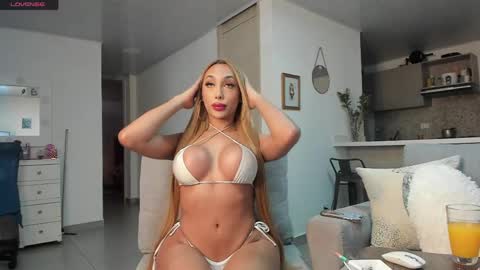 julessy online show from May 8, 2026, 4:56 pm