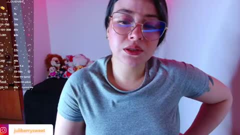 Juliana online show from March 20, 2026, 3:33 am