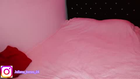 Snapshot of juli_69 chatting on December 27, 2024, 8:18 pm Juliana Torres online show from December 27, 2024, 8:18 pm